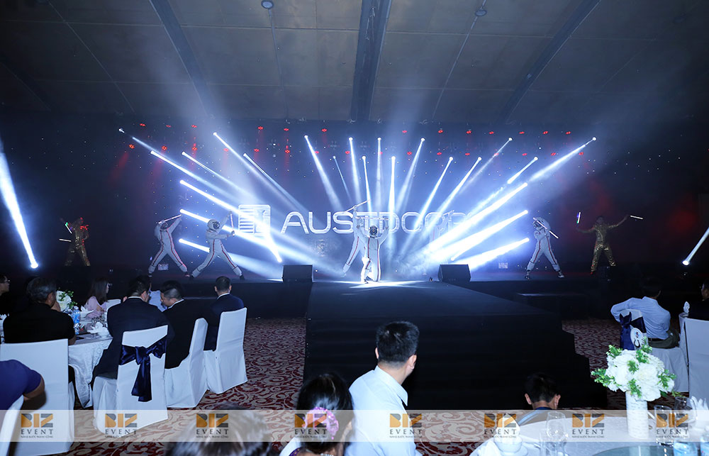 cung cấp âm thanh ánh sáng tổ chức lễ kỷ niệm thành lập công ty austdoor